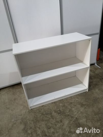 Стойка белая ресепшен