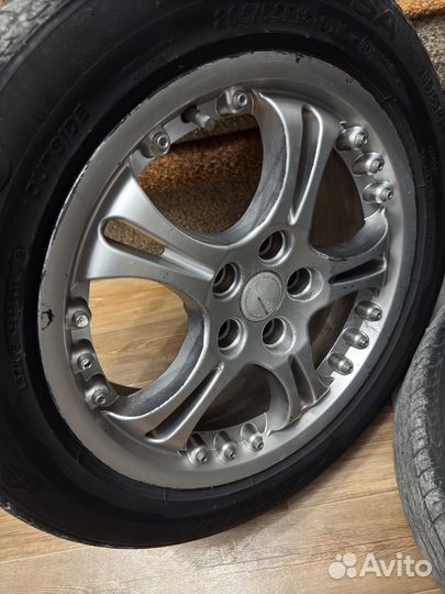 Продам летнюю резину с дисками