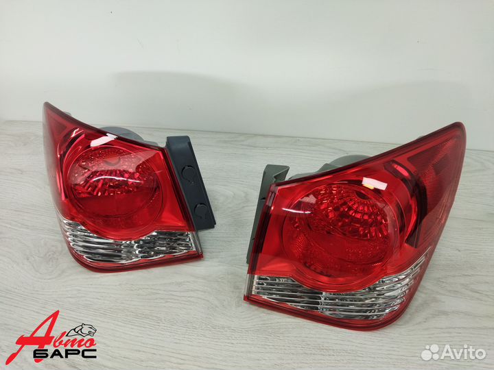 Фонарь задний левый/правый Chevrolet Cruze седан