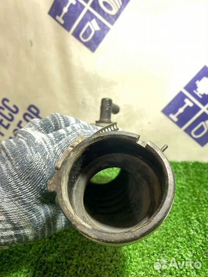 Патрубок воздушного фильтра Nissan Tiida седан 1.5