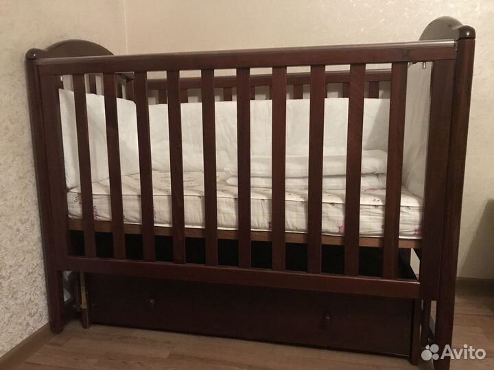 Детская кроватка Лель с маятником