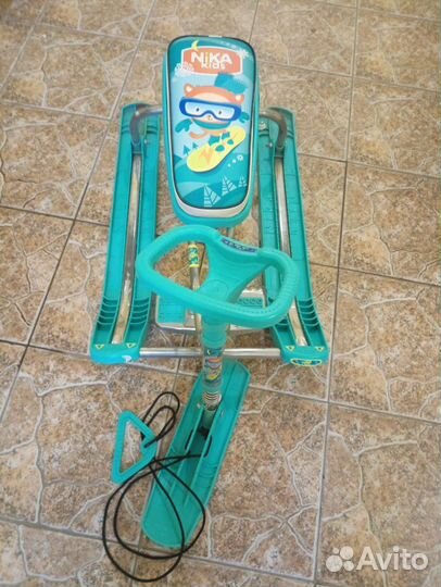 Детский снегокат с ручкой бу