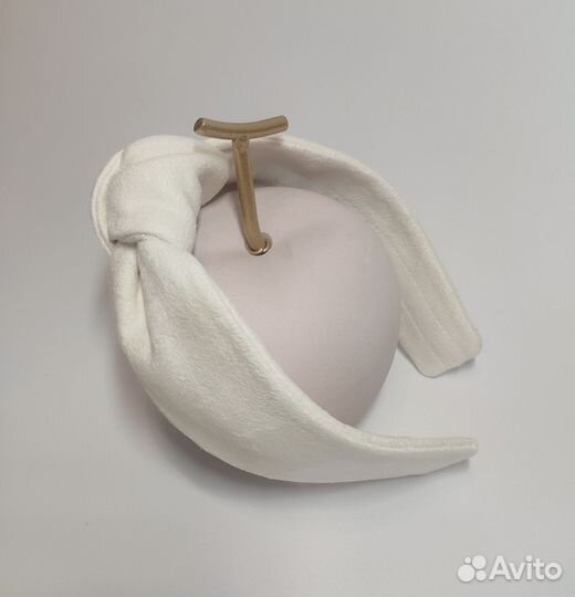 Ободок с вышивкой ручной работы