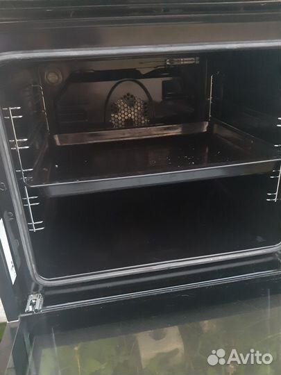 Электрический духовой шкаф Beko BIE21100B черный