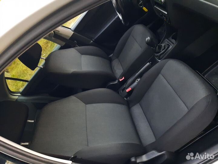 Skoda Rapid 1.6 МТ, 2014, 177 303 км