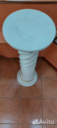 Подставка интерьерная