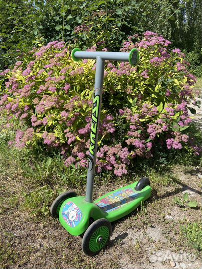 Детский трехколесный самокат