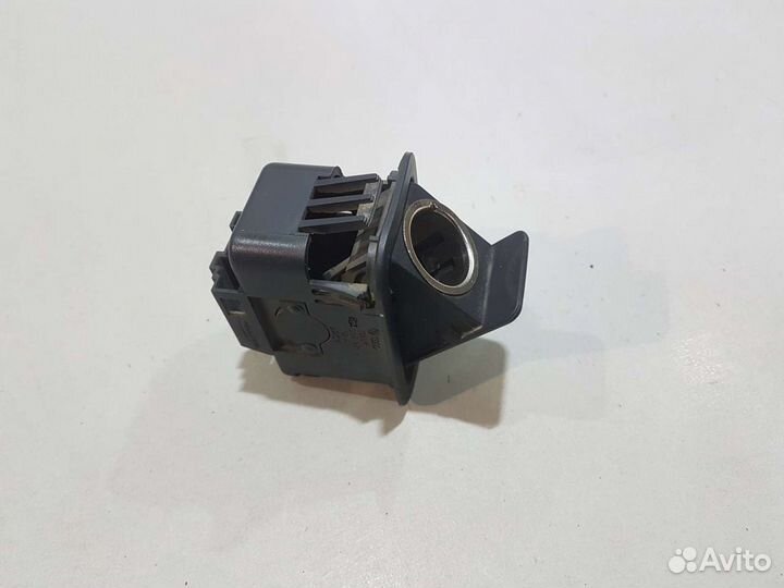 Гнездо прикуривателя в багажник ауди а8