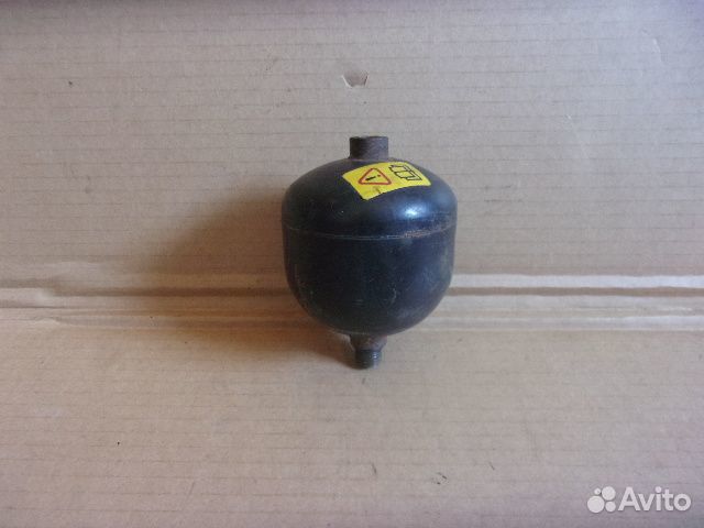 Фольксваген 88-93г., аккумулятор давления абс