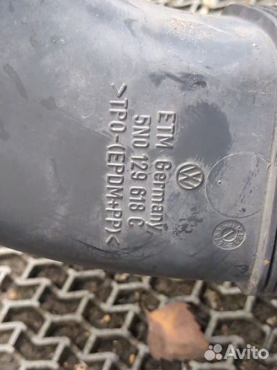 Корпус воздушного фильтра Volkswagen Tiguan, 2010