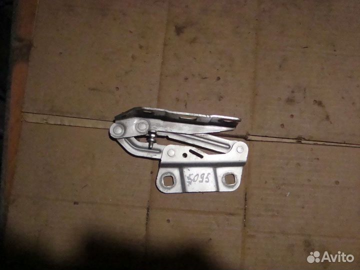 Петля капота левая W164 A2518800128