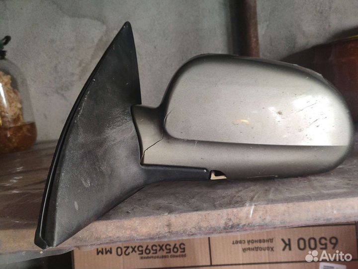 Зеркало боковое правое в сборе