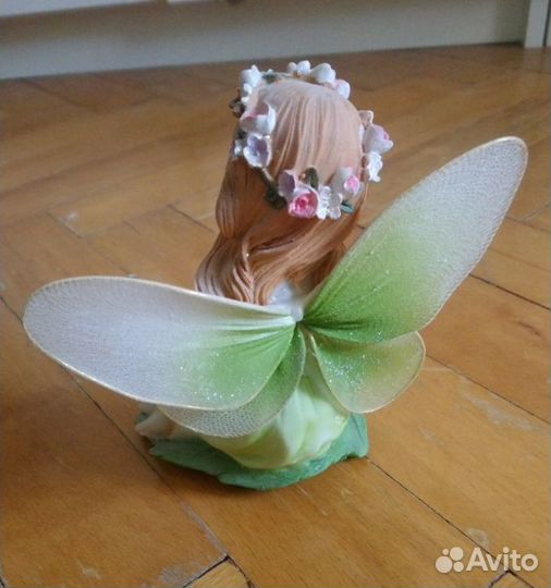 Керамическая фигурка Фея с пчелой