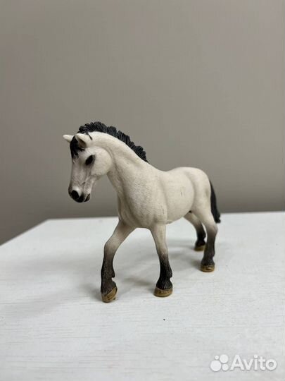 Фигурка Schleich (Шляйх) лошадь, конь, жеребец