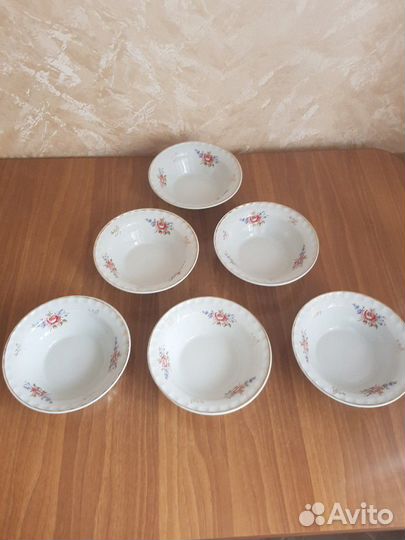 2 набора тарелок