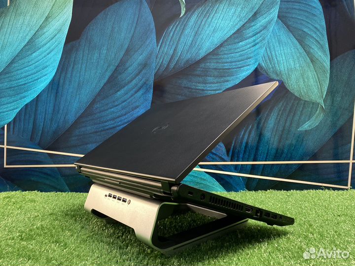 Ноутбук Dell для игр на Core i7 и GTX