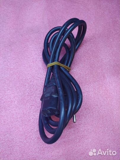 Кабель для компьютера