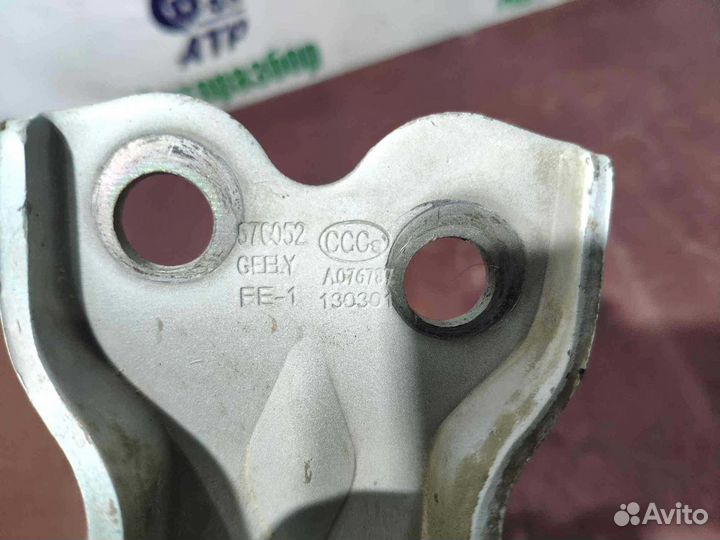 Петли передней правой двери Geely Emgrand EC7