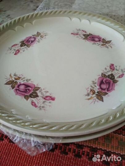 2 блюда диаметром 30 см очень красивые