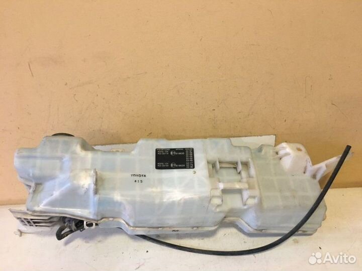 Бачок омывателя Toyota Land Cruiser 200