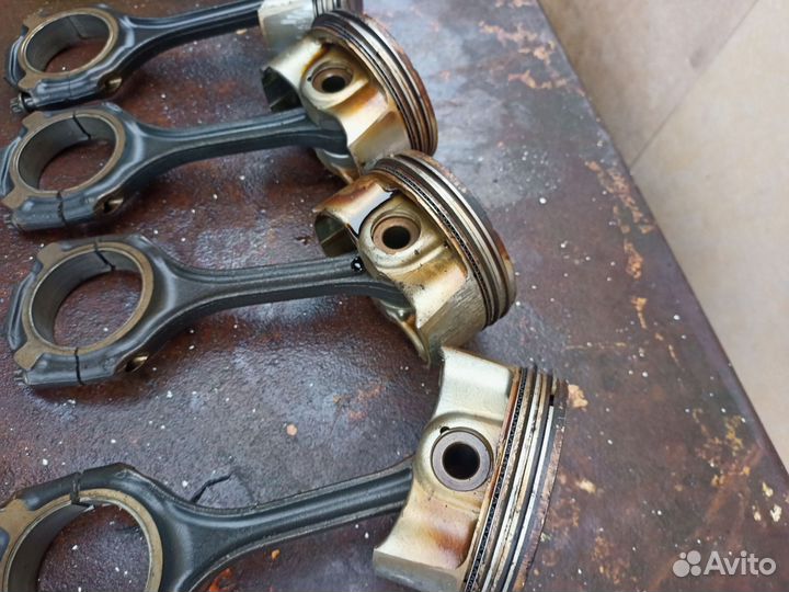 Поршень Mercedes-Benz W164 M-Klasse (Ml) ML 350