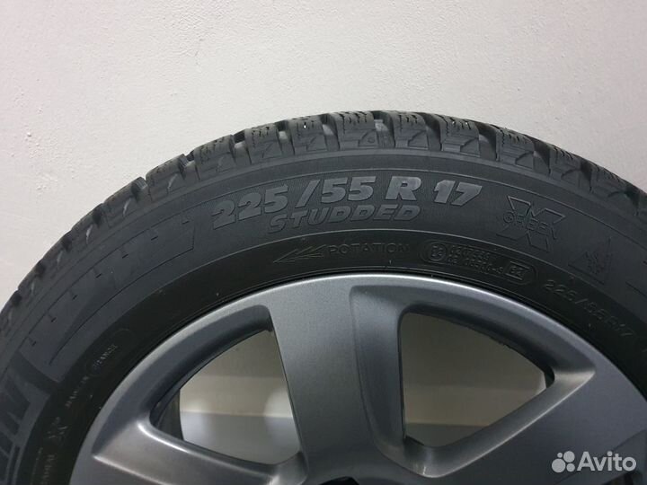 Michelin X-Ice North 4 225/55 R17