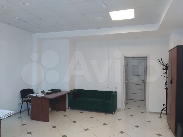 Продам Офис на первом этаже 100 м²