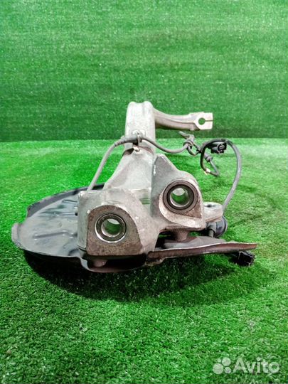 Кулак поворотный передний правый Audi A4 8E B7 ALT