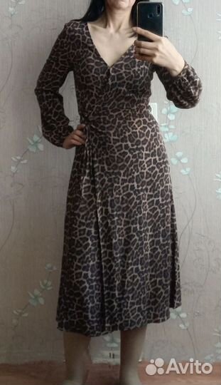 Платье леопардовое на запАх 42 размер