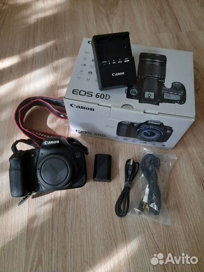 Зеркальный фотоаппарат Сanon 60d