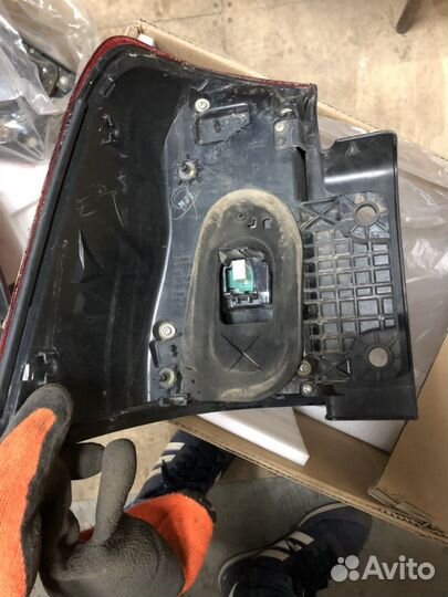 Ленд Крузер 200 фонарь задний 2011 г.в