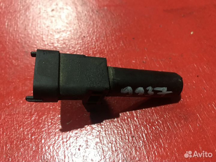 Датчик положения коленвала Mercedes-Benz E-Class