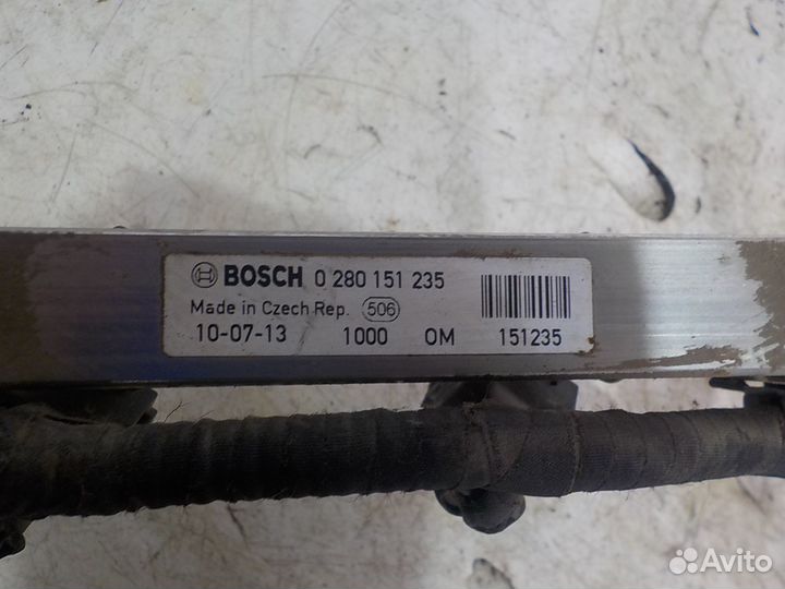 Топливная рампа с форсунками Fiat Linea