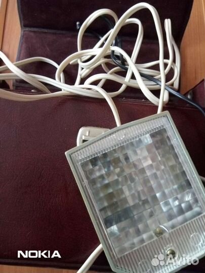 Плёночные фотоаппарат и вспышка Чайка