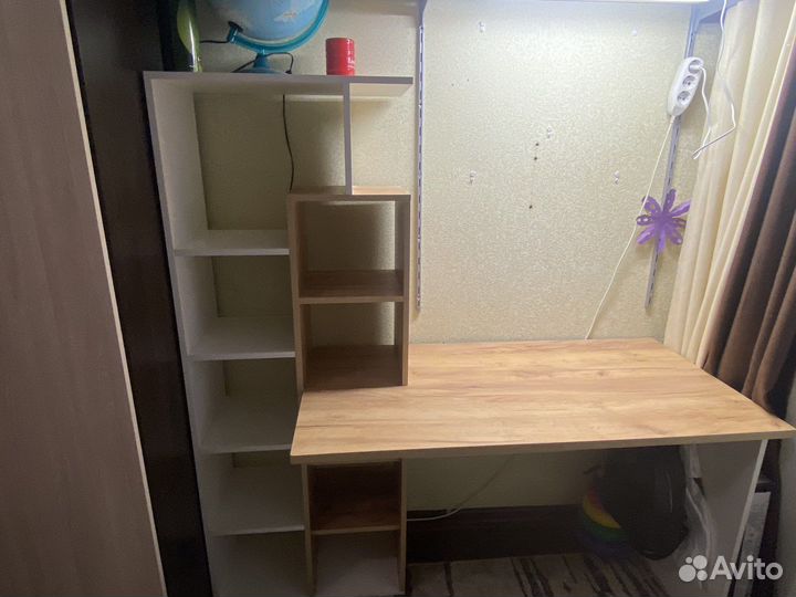 Детский письменный стол