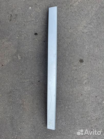 Накладка крышки багажника на прирору