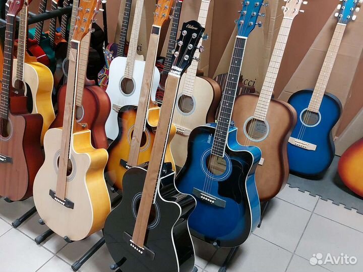 Гитара. Музыкальный магазин