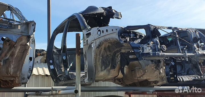 Правая боковина л200 2012 год