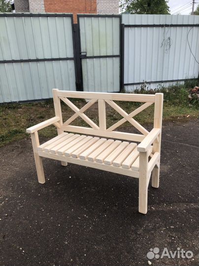 Скамейка из дерева