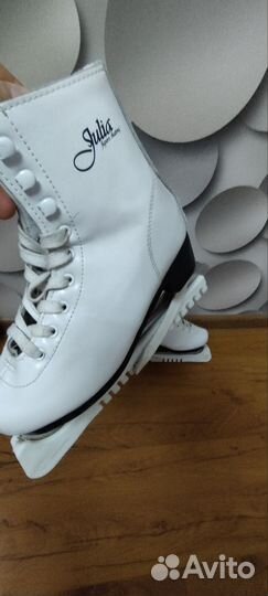 Продам фигурные коньки