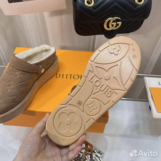 Сабо Louis Vuitton