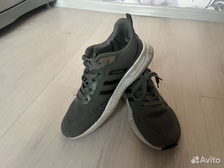 Кроссовки для подростка 36-37размер