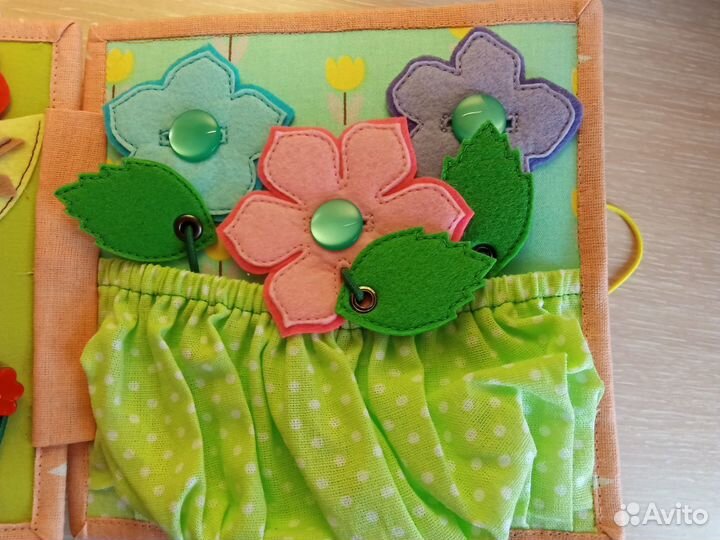 Развивающая книга из фетра и ткани