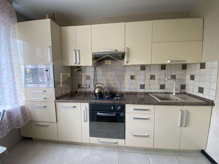 3-к. квартира, 82 м², 2/3 эт.