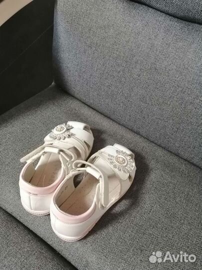 Сандалии для девочки