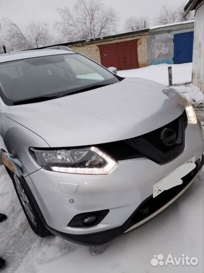 Эмблема решетки радиатора Nissan