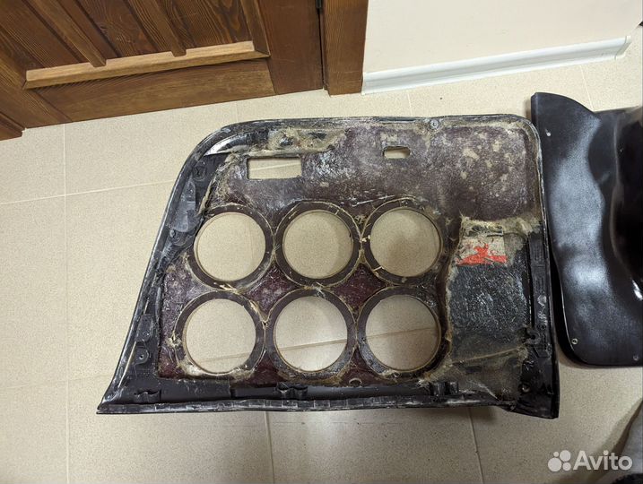 Обшивки дверей volkswagen polo