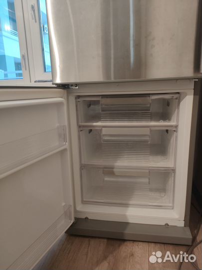 Холодильник LG