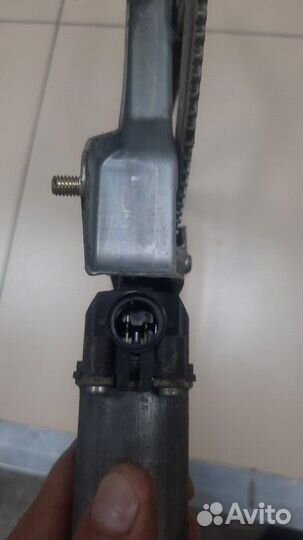 Стеклоподъемник электрический передний правый