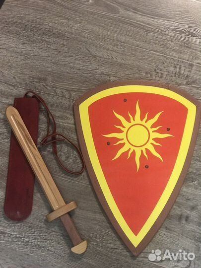 Яигрушка щит и меч